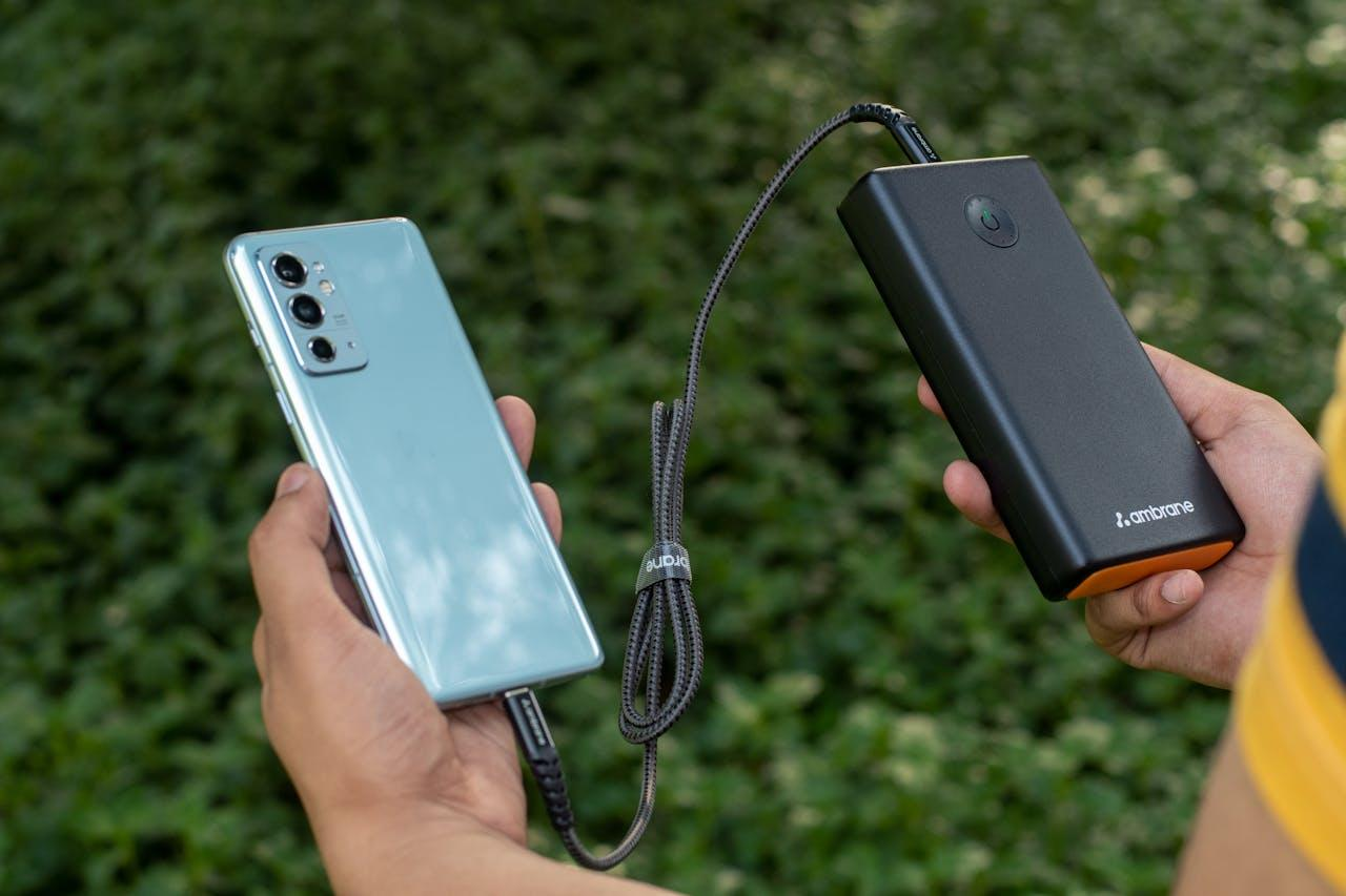 Comment choisir le meilleur chargeur solaire USB pour telephone portable